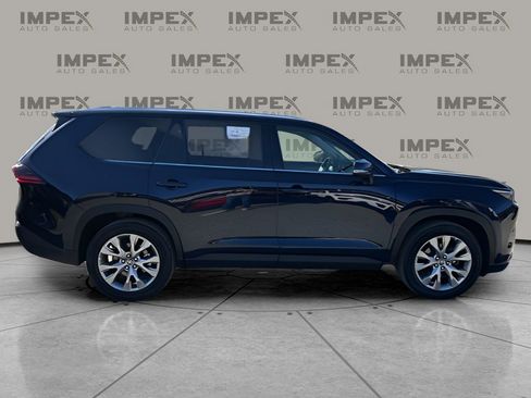 Used 2025 Toyota Grand Highlander AWD image 6