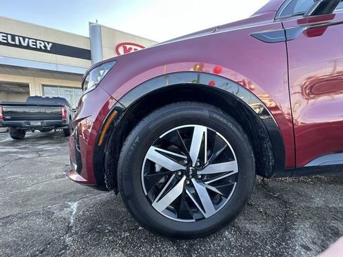 Certified 2023 Kia Sorento S w/ Panoramic Sunroof Package image 20