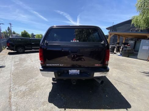 Used 2008 GMC Sierra 2500 SLT w/ Sun And Navigation Package AWD/4WD image 5