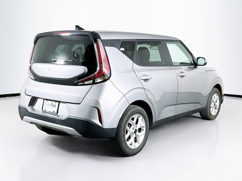 Used 2025 Kia Soul LX w/ LX Technology Package image 9