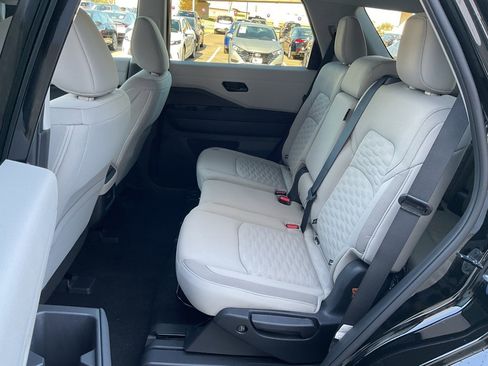 New 2025 Nissan Pathfinder SV image 14