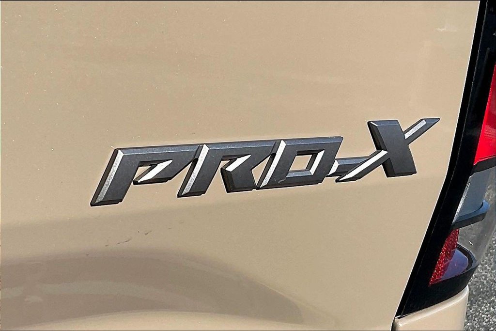 Used 2022 Nissan Frontier Pro-X RWD image 28