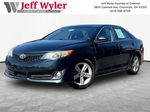 Used 2013 Toyota Camry SE FWD image 1