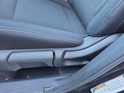 Used 2023 Nissan Rogue S image 16