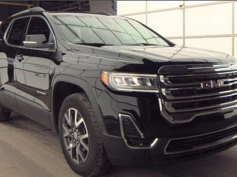 Used 2023 GMC Acadia SLE w/ Driver Convenience Package image 4