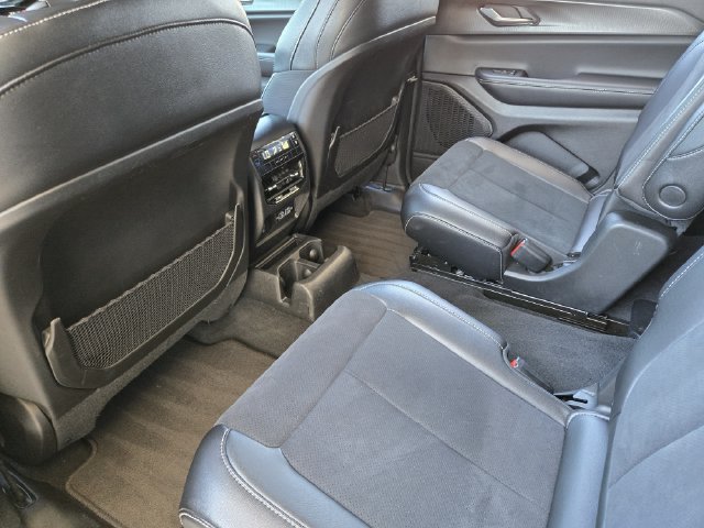 Used 2024 Jeep Grand Cherokee L Altitude AWD/4WD image 29