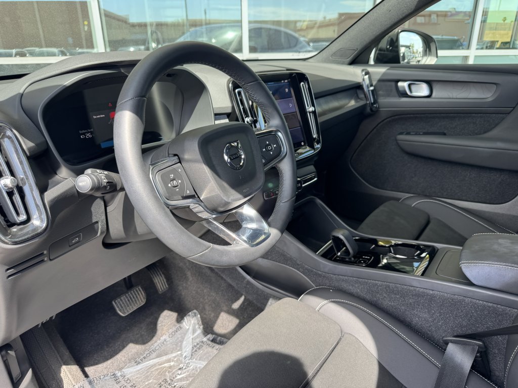 Used 2023 Volvo C40 P8 Recharge Plus w/ Protection Package Premier AWD/4WD image 31
