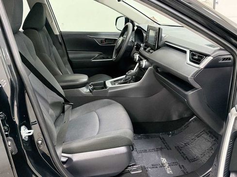Certified 2019 Toyota RAV4 LE FWD image 28