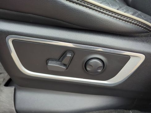 Used 2023 RAM 1500 Laramie image 42