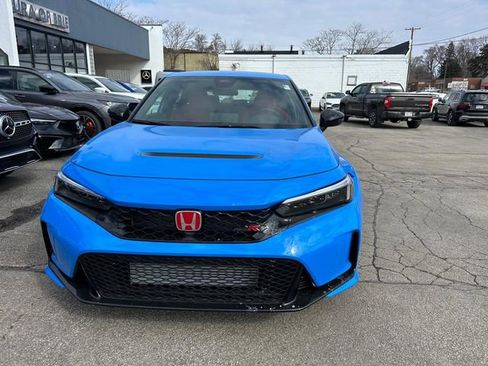 Used 2025 Honda Civic Type R image 3