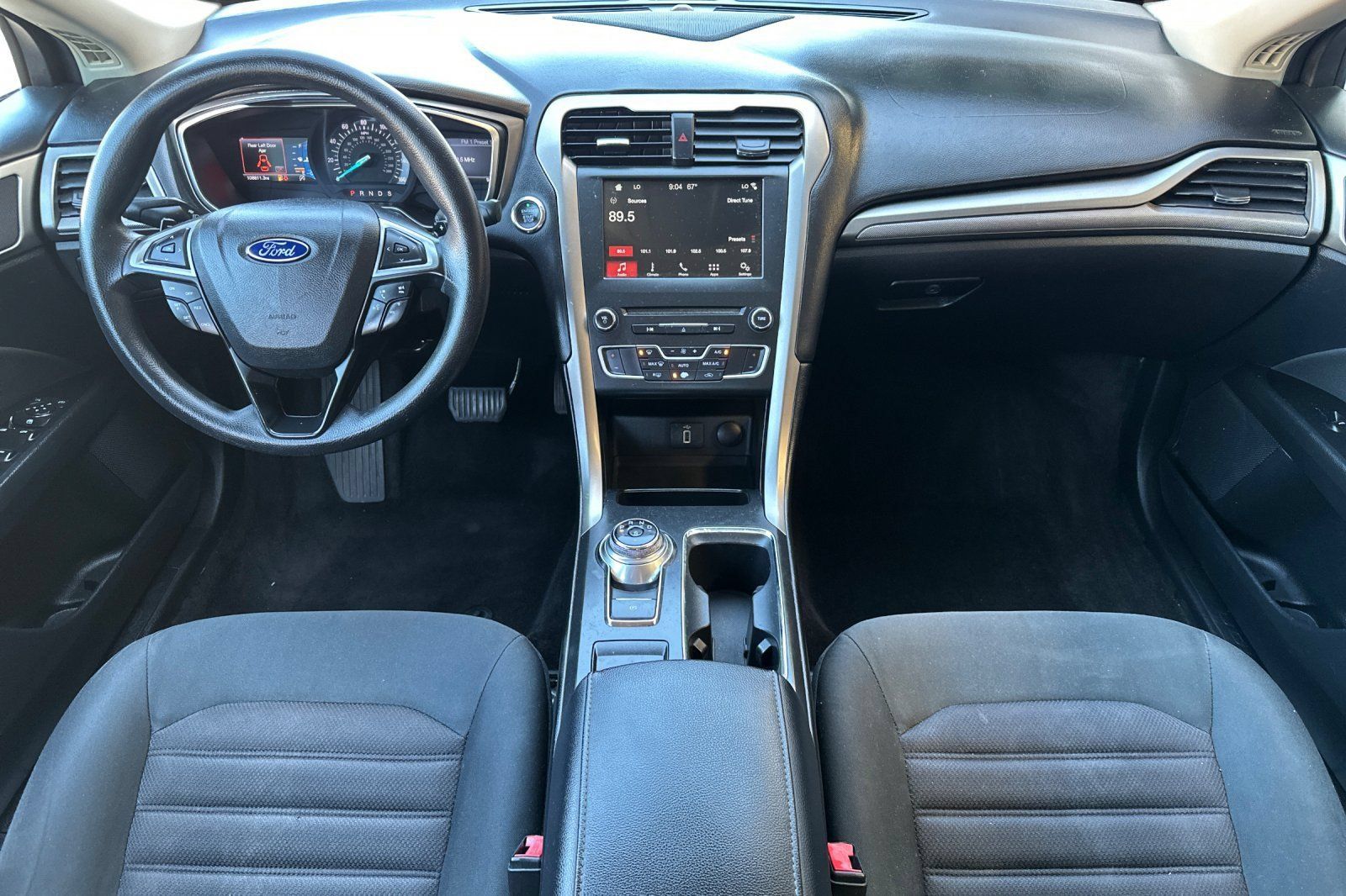 Used 2017 Ford Fusion SE w/ Fusion SE Technology Package FWD image 17