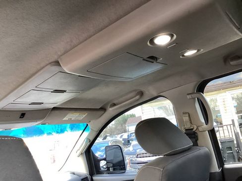 Used 2015 Nissan Titan PRO-4X AWD/4WD image 17