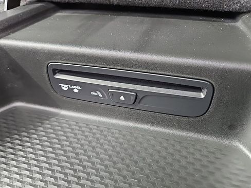 Used 2019 RAM 1500 Laramie image 31