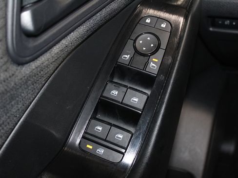 Used 2023 Nissan Rogue S image 39