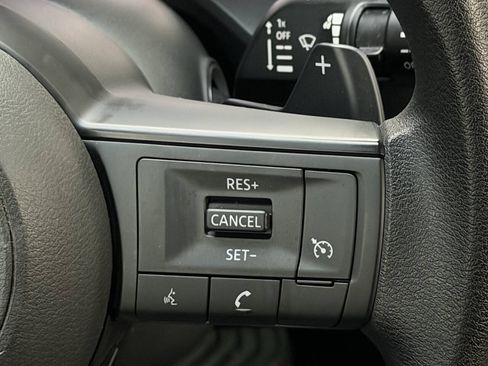 Used 2024 Nissan Rogue S AWD/4WD image 23