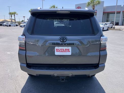 Used 2017 Toyota 4Runner SR5 Premium AWD/4WD image 4