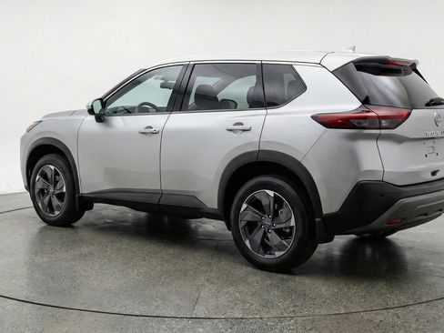 Used 2025 Nissan Rogue SV FWD image 6