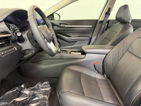Used 2024 Nissan Altima 2.0 SR image 5