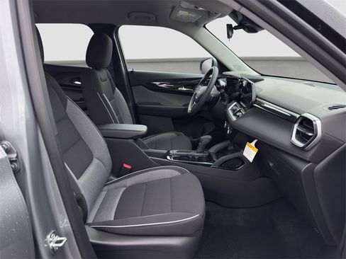 New 2026 Chevrolet TrailBlazer LT w/ Driver Confidence Package image 18