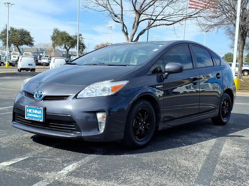 Used 2015 Toyota Prius Two image 4