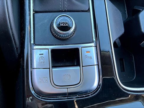 Used 2023 Kia Telluride S image 31