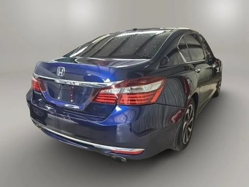 Used 2016 Honda Accord EX image 3