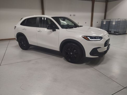 New 2027 Honda HR-V Sport image 2