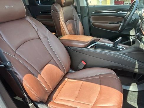 Used 2019 Buick Enclave Avenir w/ Avenir Technology Package AWD/4WD image 21
