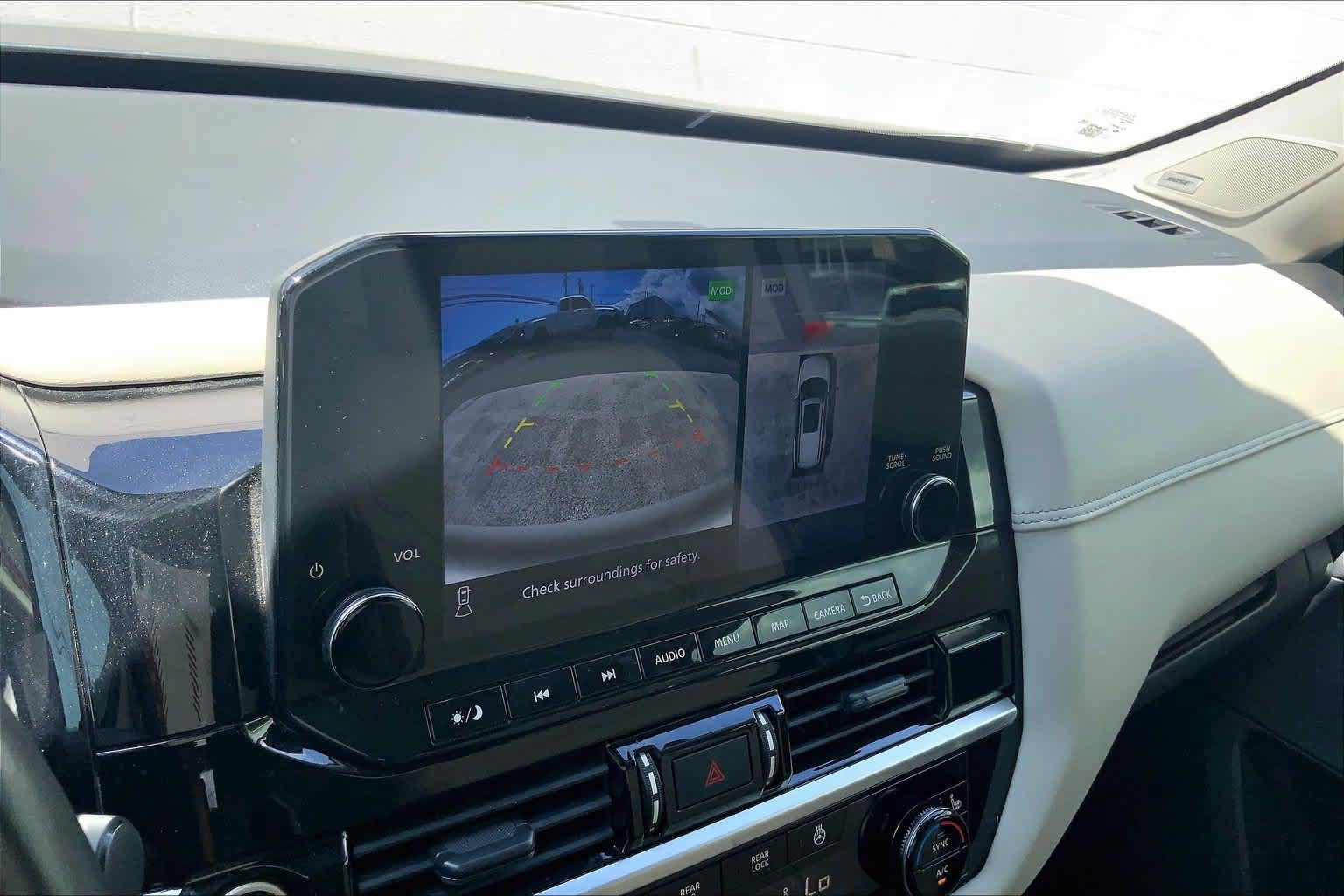 Used 2022 Nissan Pathfinder Platinum w/ Cargo Package FWD image 26