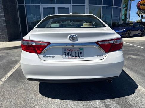 Used 2015 Toyota Camry XLE w/ Convenience Package FWD image 4