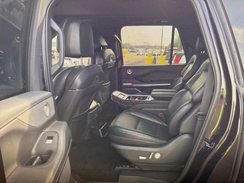 Used 2025 Lincoln Navigator L Reserve w/ Jet Appearance Package image 21