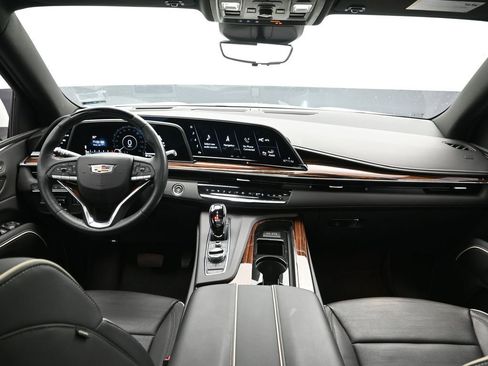Used 2023 Cadillac Escalade Premium Luxury w/ Performance Package image 20