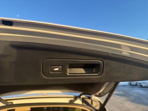 Used 2023 Acura MDX SH-AWD image 25