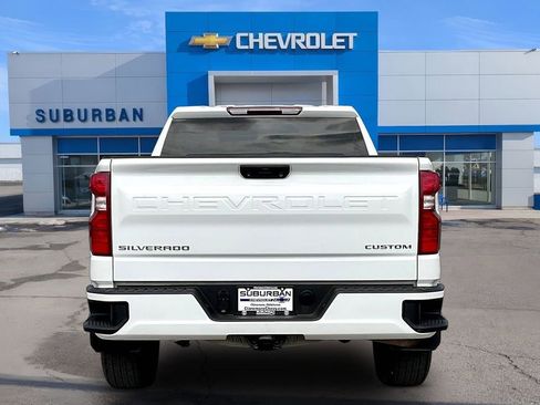 Used 2023 Chevrolet Silverado 1500 Custom image 4