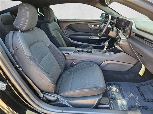 Used 2025 Ford Mustang Coupe RWD image 21