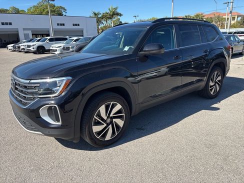 Certified 2025 Volkswagen Atlas SE image 2