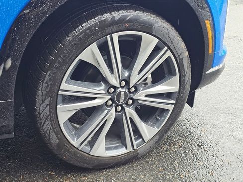 New 2026 Cadillac Optiq Luxury 2 image 7