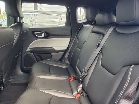 Used 2025 Jeep Compass Limited AWD/4WD image 24