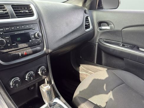 Used 2013 Dodge Avenger SXT image 17