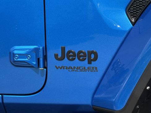 Used 2021 Jeep Wrangler Unlimited Sahara image 5
