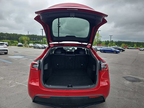 Used 2021 Tesla Model Y Long Range AWD/4WD image 17
