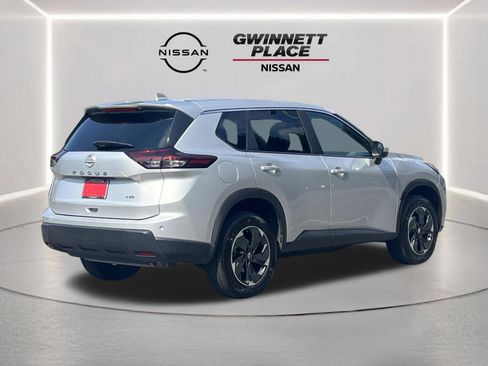 Used 2025 Nissan Rogue SV AWD/4WD image 24