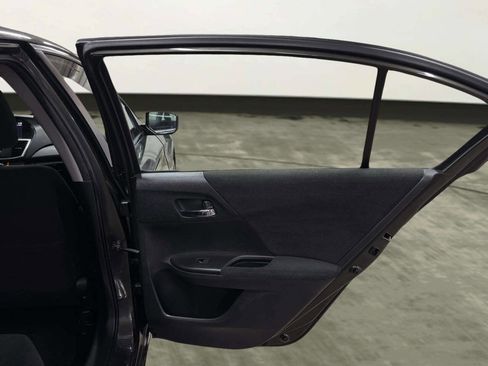 Used 2013 Honda Accord LX image 17