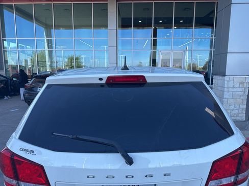 Used 2015 Dodge Journey R/T w/ Flexible Seating Group image 16