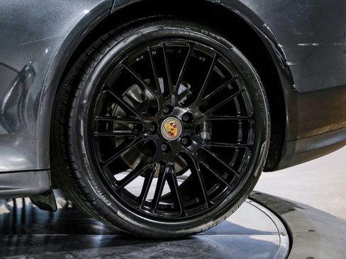 Used 2023 Porsche Panamera 4 Platinum Edition image 61