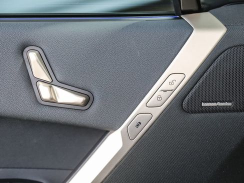 Used 2025 BMW iX xDrive50 image 18