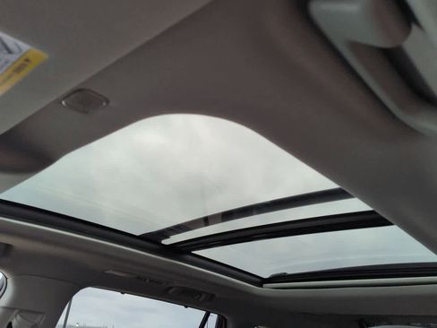 Used 2023 Toyota Highlander Platinum image 19