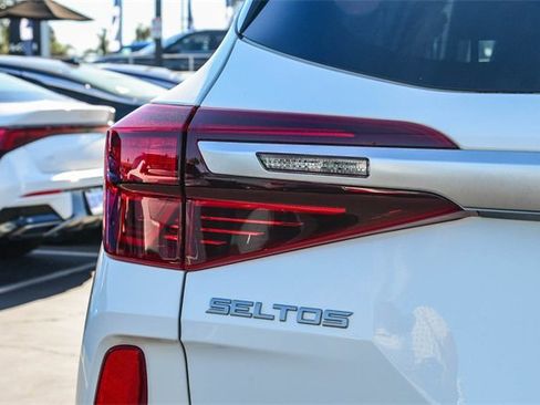 Certified 2023 Kia Seltos S image 9