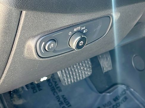 Used 2022 Chevrolet Equinox LT FWD image 13