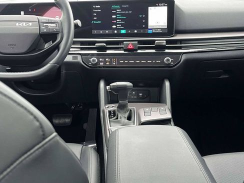 Certified 2026 Kia Sportage SX FWD image 4